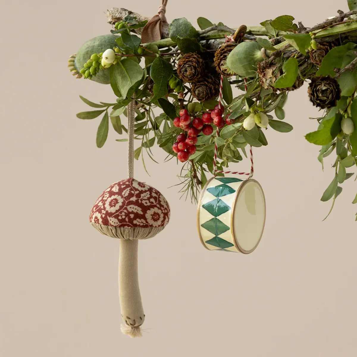 Maileg Pilz Ornament Winterblume rot 14-4553-02