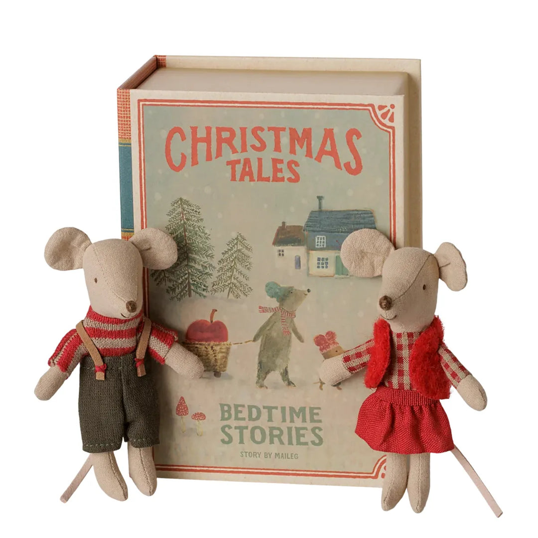 Maileg Weihnachts-Zwillingsmäuse, kleine Schwester und Bruder im Buch